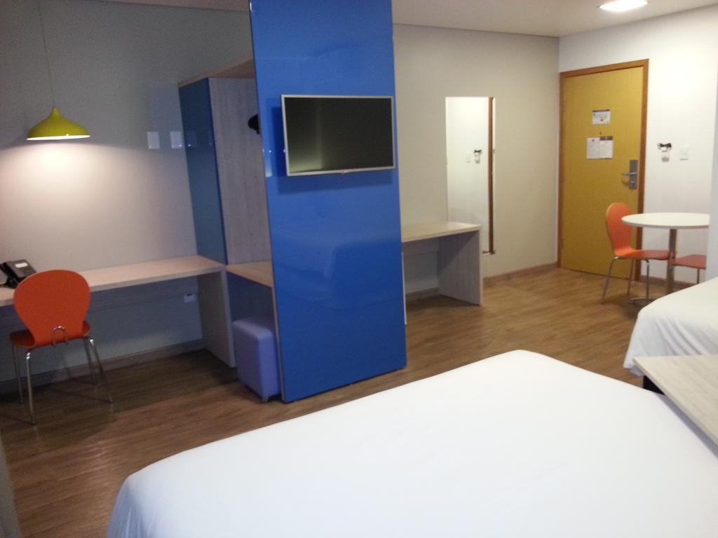 Hotel Caiua Lago Умуарама Екстериор снимка
